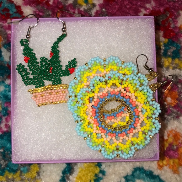 Jewelry - ✨NIB✨Set of 2 Handmade Beaded Earrings!